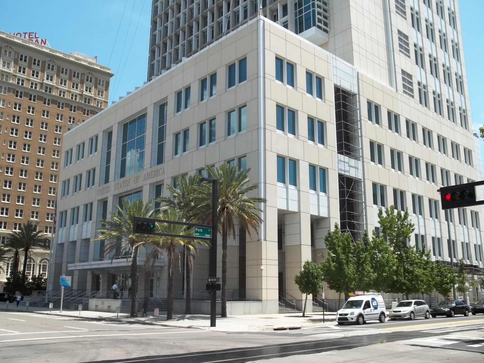 Exterior of the Sam M. Gibbons United States Courthouse in downtown Tampa, Florida, home to the U.S. District Court for the Middle District of Florida, where federal pretrial detention hearings under 18 U.S.C. section 3142 are held.